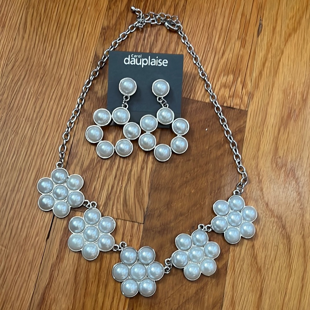 Faux Pearl Necklace & Earring Set